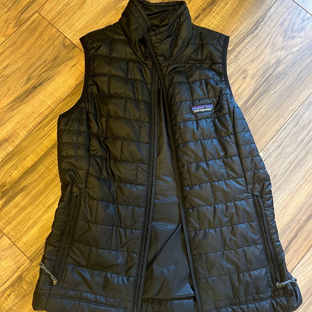 NWOT Patagonia nano puff vest